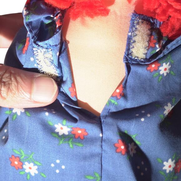 Hasbro Raggedy Ann Doll Navy Dress Floral Apron Red Yarn Hair Collectible VTG - Picture 5 of 11